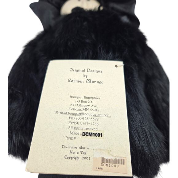 Carmen Manago | Sophia--In Her Black Rabbit Coat and Fab Hat - Picture 4 of 6